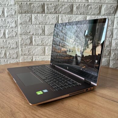Ігровий ноутбук-трансформер HP Spectre x360 15-bl112dx / 15.6" (3840x2160) IPS Touch / Intel Core i7-8550U (4 (8) ядра по 1.8 - 4.0 GHz) / 8 GB DDR4 / 256 GB SSD / nVidia GeForce MX150, 2 GB GDDR5, 64-bit / WebCam Ігровий ноутбук-трансформер HP Spectre x360 15-bl112dx / 15.6" (3840x2160) IPS Touch / Intel Core i7-8550U (4 (8) ядра по 1.8 - 4.0 GHz) / 8 GB DDR4 / 256 GB SSD / nVidia GeForce MX150, 2 GB GDDR5, 64-bit / WebCam