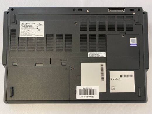 Мобільна робоча станція Fujitsu Celsius H780 / 15.6" (1920x1080) IPS / Intel Core i7-8750H (6 (12) ядер по 2.2 - 4.1 GHz) / 16 GB DDR4 / 512 GB SSD / nVidia Quadro P600, 4 GB GDDR5, 128-bit / WebCam Мобільна робоча станція Fujitsu Celsius H780 / 15.6" (1920x1080) IPS / Intel Core i7-8750H (6 (12) ядер по 2.2 - 4.1 GHz) / 16 GB DDR4 / 512 GB SSD / nVidia Quadro P600, 4 GB GDDR5, 128-bit / WebCam