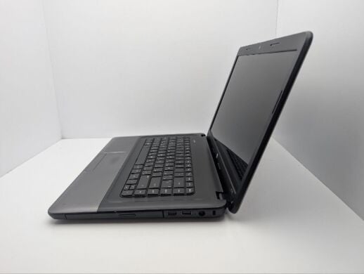 Ноутбук HP 655 / 15.6" (1366x768) TN / AMD E2-1800 (2 ядра по 1.7 GHz) / 6 GB DDR3 / 320 GB HDD / AMD Radeon HD 7340 Graphics / WebCam / DVD-ROM
