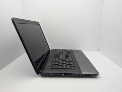 Ноутбук HP 655 / 15.6" (1366x768) TN / AMD E2-1800 (2 ядра по 1.7 GHz) / 6 GB DDR3 / 320 GB HDD / AMD Radeon HD 7340 Graphics / WebCam / DVD-ROM
