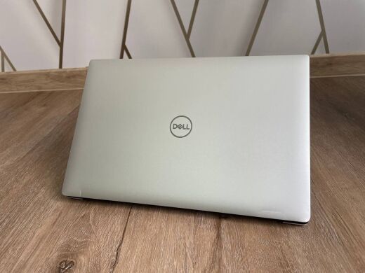 Игровой ноутбук Б-класс Dell Xps 15 7590 / 15.6" (3840х2160) IPS / Intel Core i7-9750H (6 (12) ядер по 2.6 - 4.5 GHz) / 16 GB DDR4 / 512 GB SSD M.2 / nVidia GeForce GTX 1650, 4 GB GDDR5, 128-bit / WebCam 
