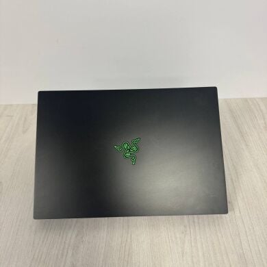 Ігровий ноутбук Б-клас Razer Blade 16 RZ09-0483 / 16" (2560x1600) MiniLED / Intel Core i9-13950HX (24 (32) ядра по 2.2 - 5.5 GHz) / 16 GB DDR5 / 1000 GB SSD NVMe / nVidia GeForce RTX 4090, 16 GB GDDR6, 256-bit / WebCam