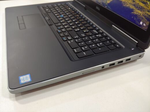 Ігровий ноутбук Dell Precision 7710 / 17.3" (1920x1080) IPS / Intel Core i5-6300HQ (4 ядра по 2.3 - 3.2 GHz) / 8 GB DDR4 / 512 GB SSD / AMD FirePro W5170M, 2 GB GDDR5, 128-bit / WebCam / USB 3.0 / HDMI