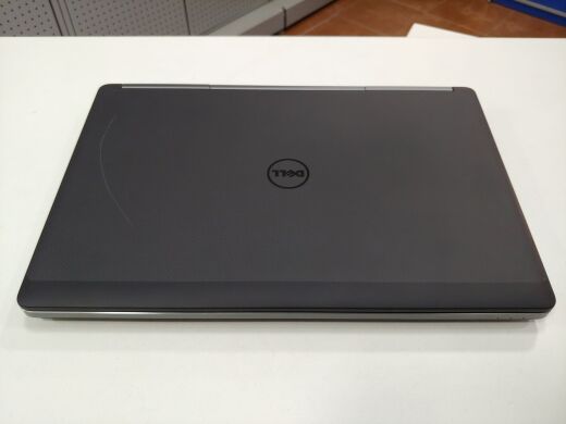 Ігровий ноутбук Dell Precision 7710 / 17.3" (1920x1080) IPS / Intel Core i5-6300HQ (4 ядра по 2.3 - 3.2 GHz) / 8 GB DDR4 / 512 GB SSD / AMD FirePro W5170M, 2 GB GDDR5, 128-bit / WebCam / USB 3.0 / HDMI
