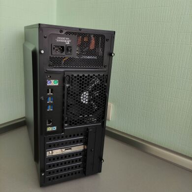 Рабочая станция Vinga Tower / Intel Xeon E5-2680 v3 (12 (24) ядер по 2.5 - 3.3 GHz) / 32 GB DDR4 / 1000 GB HDD / nVidia Quadro K600, 1 GB DDR3, 128-bit / 650W / USB 3.0