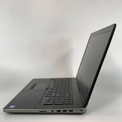 Мобільна робоча станція Б-клас Dell Precision 7720 / 17.3" (1600x900) TN / Intel Core i7-7820HQ (4 (8) ядра по 2.9 - 3.9 GHz) / 16 GB DDR4 / 960 GB SSD / nVidia Quadro P4000, 8 GB GDDR5, 256-bit / HDMI