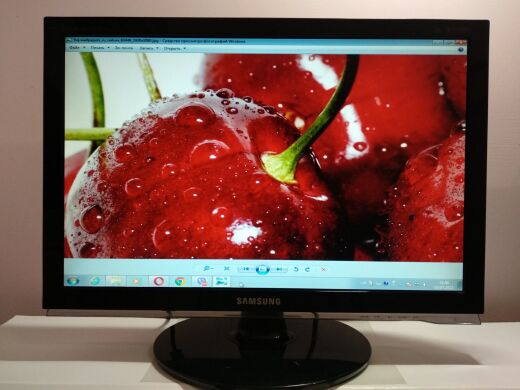 Монитор Samsung SyncMaster 2253LW / 22" (1680x1050) TN / DVI, VGA / VESA 100x100 Монитор Samsung SyncMaster 2253LW / 22" (1680x1050) TN / DVI, VGA / VESA 100x100