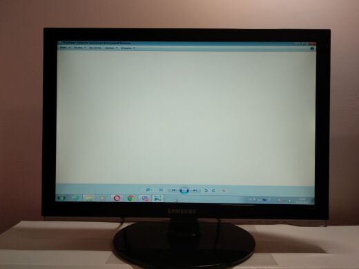 Монитор Samsung SyncMaster 2253LW / 22" (1680x1050) TN / DVI, VGA / VESA 100x100 Монитор Samsung SyncMaster 2253LW / 22" (1680x1050) TN / DVI, VGA / VESA 100x100