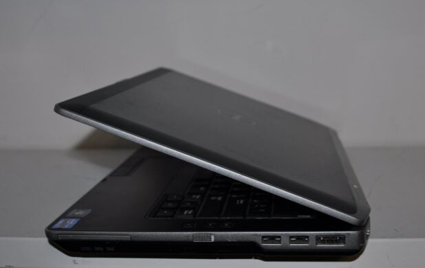 Ноутбук Dell Latitude E6430 / 14" (1366x768) TN / Intel Core i5-3210M (2 (4) ядра по 2.5 - 3.1 GHz) / 4 GB DDR3 / 500 GB HDD / Intel HD Graphics 4000 / DVD-ROM