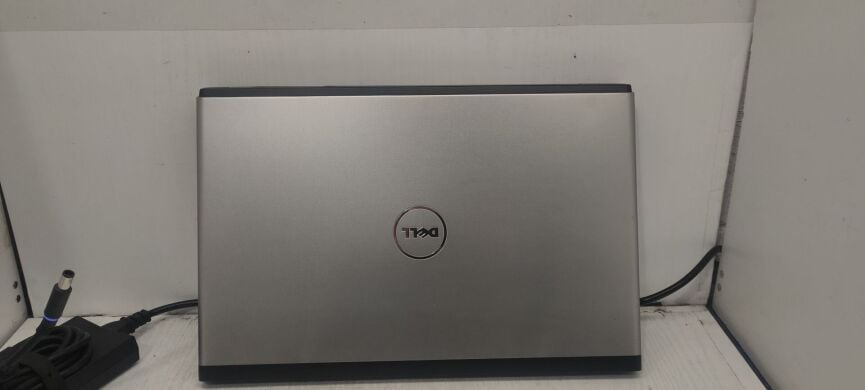 Ноутбук Dell Vostro 3500 / 15.6" (1366x768) TN / Intel Core i5-520M (2 (4) ядра по 2.4 - 2.93 GHz) / 8 GB DDR3 / 500 GB HDD / nVidia GeForce 310M, 512 MB DDR3, 64-bit / WebCam / АКБ не держит Ноутбук Dell Vostro 3500 / 15.6" (1366x768) TN / Intel Core i5-520M (2 (4) ядра по 2.4 - 2.93 GHz) / 8 GB DDR3 / 500 GB HDD / nVidia GeForce 310M, 512 MB DDR3, 64-bit / WebCam / АКБ не держит