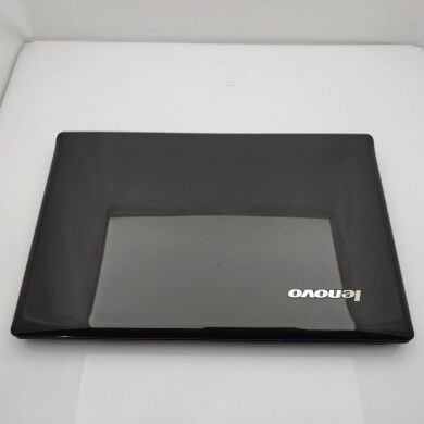 Ноутбук Lenovo IdeaPad G570 / 15.6" (1366x768) TN / Intel Core i3-2330M (2 (4) ядра по 2.2 GHz) / 4 GB DDR3 / 240 GB HDD / Intel HD Graphics 3000 / DVD-ROM / WebCam / Win 10 Home