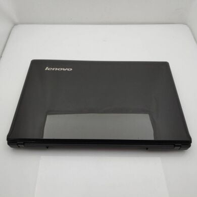 Ноутбук Lenovo IdeaPad G570 / 15.6" (1366x768) TN / Intel Core i3-2330M (2 (4) ядра по 2.2 GHz) / 4 GB DDR3 / 240 GB HDD / Intel HD Graphics 3000 / DVD-ROM / WebCam / Win 10 Home