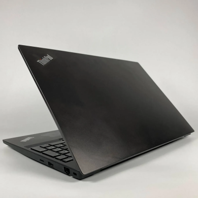 Ноутбук Lenovo ThinkPad E580 / 15.6" (1366x768) TN / Intel Core i5-8250U (4 (8) ядра по 1.6 - 3.4 GHz) / 16 GB DDR4 / 256 GB SSD / Intel HD Graphics 620 / WebCam / HDMI Ноутбук Lenovo ThinkPad E580 / 15.6" (1366x768) TN / Intel Core i5-8250U (4 (8) ядра по 1.6 - 3.4 GHz) / 16 GB DDR4 / 256 GB SSD / Intel HD Graphics 620 / WebCam / HDMI