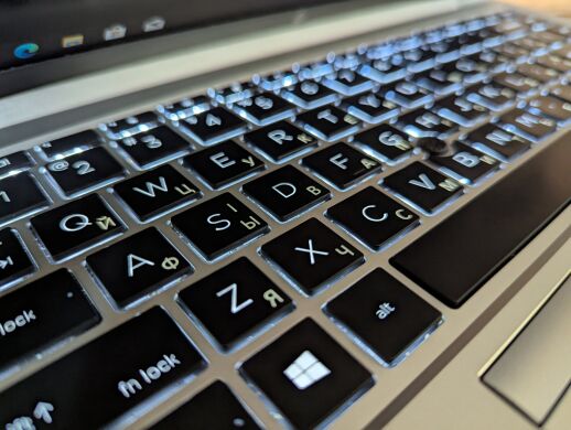 Ультрабук Б-клас HP EliteBook 840 G7 / 14" (1920x1080) IPS / Intel Core i7-10610U (4 (8) ядра по 1.8 - 4.9 GHz) / 32 GB DDR4 / 1000 GB SSD / Intel UHD Graphics / WebCam / TouchID / Windows 10