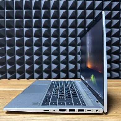 Ультрабук Б-класс HP ProBook 440 G8 / 14" (1920x1080) IPS / AMD Ryzen 3 Pro 5400U (4 (8) ядра по 4.0 GHz) / 8 GB DDR4 / 256 GB SSD / AMD Radeon Vega 6 Graphics / WebCam