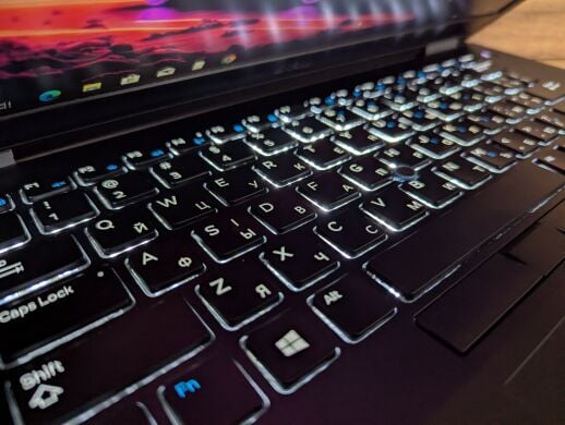 Ультрабук Dell Latitude E7470 / 14" (1920x1080) IPS / Intel Core i7-6650U (2 (4) ядра по 2.2 - 3.4 GHz) / 8 GB DDR4 / 256 GB SSD / Intel HD Graphics 520 / WebCam / Windows 10