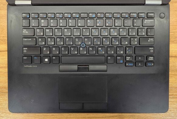 Ультрабук Dell Latitude E7470 / 14" (1920x1080) IPS / Intel Core i7-6650U (2 (4) ядра по 2.2 - 3.4 GHz) / 8 GB DDR4 / 256 GB SSD / Intel HD Graphics 520 / WebCam / Windows 10