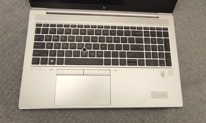 Ультрабук HP EliteBook 850 G7 / 15.6" (1920x1080) IPS / Intel Core i7-10610U (4 (8) ядра по 1.8 - 4.9 GHz) / 16 GB DDR4 / 256 GB SSD M.2 / Intel UHD Graphics / WebCam / HDMI