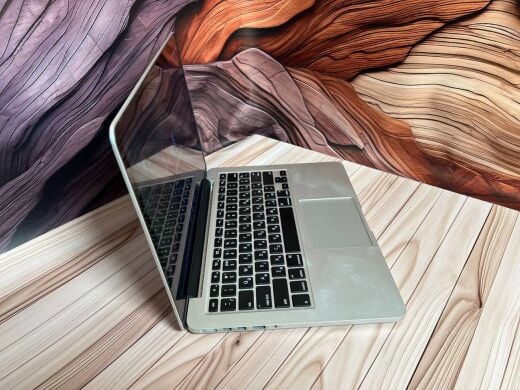 Ультрабук Б-клас Apple MacBook Pro 13 A1502 / 13.3" (2560x1600) IPS / Intel Core i5-4308U (2 (4) ядра по 2.8 - 3.3 GHz) / 16 GB DDR3 / 256 GB SSD / Intel Iris Graphics 5100 / WebCam / MacOS