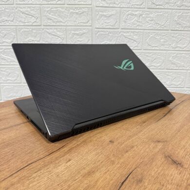 Ігровий ноутбук Б-клас Asus ROG Strix Scar II GL704GW / 17.3” (1920x1080) IPS / Intel Core i7-8750H (6 (12) ядер по 2.2 - 4.1 GHz) / 16 GB DDR4 / 500 GB SSD / nVidia GeForce RTX 2070, 8 GB GDDR6, 256-bit / WebCam Ігровий ноутбук Б-клас Asus ROG Strix Scar II GL704GW / 17.3” (1920x1080) IPS / Intel Core i7-8750H (6 (12) ядер по 2.2 - 4.1 GHz) / 16 GB DDR4 / 500 GB SSD / nVidia GeForce RTX 2070, 8 GB GDDR6, 256-bit / WebCam