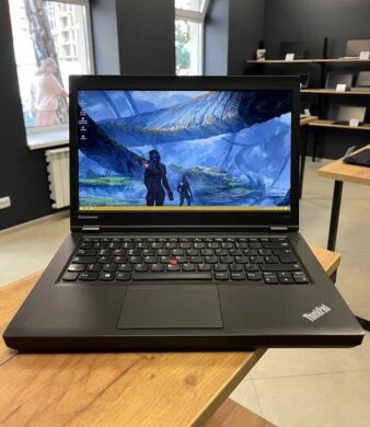 Игровой ноутбук Lenovo ThinkPad T440p / 14" (1366x768) TN / Intel Core i7-4600M (2 (4) ядра по 2.9 - 3.6 GHz) / 8 GB DDR3 / 256 GB SSD / nVidia GeForce GT 730M, 2 GB DDR3, 64-bit / WebCam / Win 10 Home