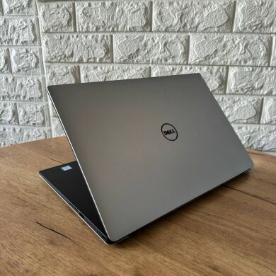 Мобільна робоча станція Б-клас Dell Precision 5520 / 15.6" (1920x1080) IPS / Intel Core i7-7820HQ (4 (8) ядра по 2.9 - 3.9 GHz) / 16 GB DDR4 / 250 GB SSD / nVidia Quadro M1200, 4 GB GDDR5, 128-bit / WebCam Мобільна робоча станція Б-клас Dell Precision 5520 / 15.6" (1920x1080) IPS / Intel Core i7-7820HQ (4 (8) ядра по 2.9 - 3.9 GHz) / 16 GB DDR4 / 250 GB SSD / nVidia Quadro M1200, 4 GB GDDR5, 128-bit / WebCam