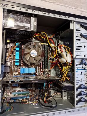 ПК Cooler Master Tower / AMD Phenom II X4 955 BE (4 ядра по 3.2 GHz) / 12 GB DDR3 / 240 GB SSD + 1500 GB HDD / nVidia GeForce GTX 260, 896 MB GDDR3, 448-bit / DVD-RW / WiFi / 460W