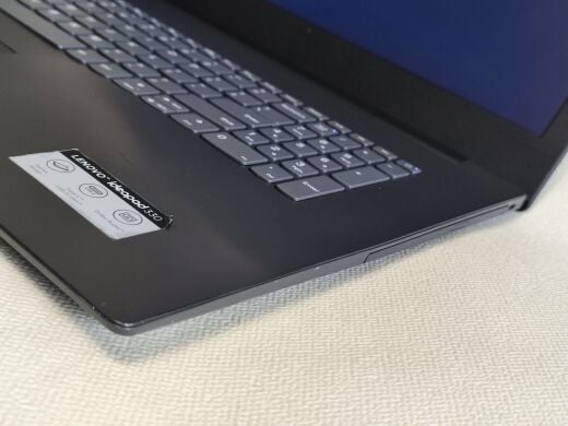 Ноутбук Lenovo IdeaPad 330-17IKB / 17.3" (1600x900) TN / Intel Core i5-8250U (4 (8) ядра по 1.6 - 3.4 GHz) / 8 GB DDR4 / 256 GB SSD / Intel UHD Graphics 620 / WebCam / DVD-ROM