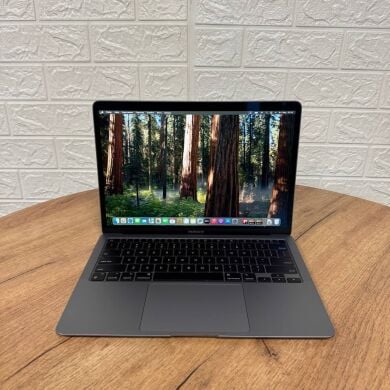 Ультрабук Apple MacBook Air 13 2020 A2337 / 13.3" (2560x1600) IPS / Apple M1 (8 ядер по 2.1 - 3.2 GHz) / 8 GB DDR4 / 250 GB SSD / Apple M1 Graphics / WebCam / MacOS