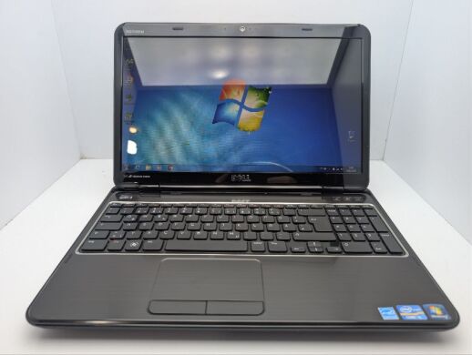 Ноутбук Dell Inspiron N5110 / 15.6" (1366x768) TN / Intel Core i5-2410M (2 (4) ядра по 2.3 - 2.9 GHz) / 6 GB DDR3 / 320 GB HDD / AMD Radeon HD 6470M, 512 MB GDDR3, 64-bit / WebCam / DVD-ROM
