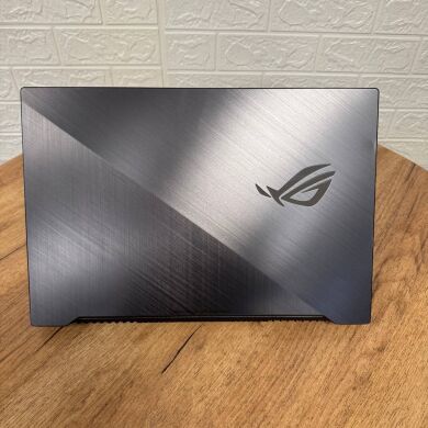 Ігровий ноутбук Б-клас Asus ROG Strix Scar II GL704GW / 17.3” (1920x1080) IPS / Intel Core i7-8750H (6 (12) ядер по 2.2 - 4.1 GHz) / 16 GB DDR4 / 500 GB SSD / nVidia GeForce RTX 2070, 8 GB GDDR6, 256-bit / WebCam Ігровий ноутбук Б-клас Asus ROG Strix Scar II GL704GW / 17.3” (1920x1080) IPS / Intel Core i7-8750H (6 (12) ядер по 2.2 - 4.1 GHz) / 16 GB DDR4 / 500 GB SSD / nVidia GeForce RTX 2070, 8 GB GDDR6, 256-bit / WebCam