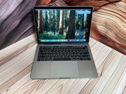 Ультрабук Б-клас Apple MacBook Pro A1989 2018 / 13.3" (2560x1600) IPS / Intel Core i7-8559U (4 (8) ядра по 2.7 - 4.5 GHz) / 16 GB DDR3 / 500 GB SSD / Intel Iris Plus Graphics 655 / WebCam / MacOS