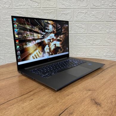 Мобільна робоча станція Б-клас HP ZBook Studio 15 G8 / 15.6" (1920x1080) IPS / Intel Core i7-11800H (8 (16) ядер по 2.3 - 4.6 GHz) / 32 GB DDR4 / 512 GB SSD / nVidia Quadro T1200, 4 GB GDDR6, 128-bit / WebCam Мобільна робоча станція Б-клас HP ZBook Studio 15 G8 / 15.6" (1920x1080) IPS / Intel Core i7-11800H (8 (16) ядер по 2.3 - 4.6 GHz) / 32 GB DDR4 / 512 GB SSD / nVidia Quadro T1200, 4 GB GDDR6, 128-bit / WebCam
