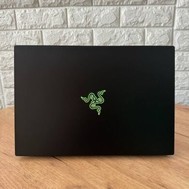 Ігровий ноутбук Razer Blade 14 RZ09-0427 / 14" (2560x1440) IPS / AMD Ryzen 9 6900HX (8 (16) ядер по 3.3 - 4.9 GHz) / 16 GB DDR4 / 1000 GB SSD / nVidia GeForce RTX 3070, 8 GB GDDR6, 256-bit / WebCam