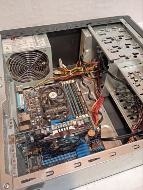 ПК Asus Vento A8 Tower / AMD Athlon II X3 460 (3 ядра по 3.4 GHz) / 16 GB DDR3 / 120 GB SSD / AMD Radeon HD 6670, 1 GB GDDR5, 128-bit / DVD-RW / 450W