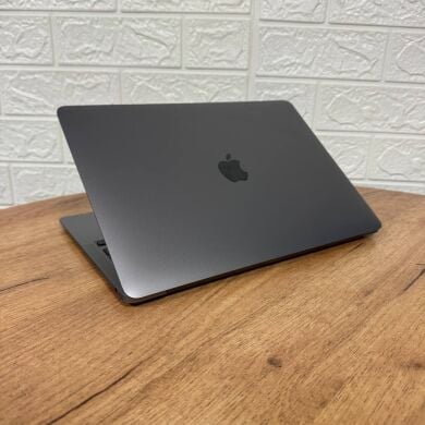 Ультрабук Apple MacBook Air 13 2020 A2337 / 13.3" (2560x1600) IPS / Apple M1 (8 ядер по 2.1 - 3.2 GHz) / 8 GB DDR4 / 250 GB SSD / Apple M1 Graphics / WebCam / MacOS