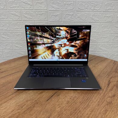 Мобільна робоча станція Б-клас HP ZBook Studio 15 G8 / 15.6" (1920x1080) IPS / Intel Core i7-11800H (8 (16) ядер по 2.3 - 4.6 GHz) / 32 GB DDR4 / 512 GB SSD / nVidia Quadro T1200, 4 GB GDDR6, 128-bit / WebCam Мобільна робоча станція Б-клас HP ZBook Studio 15 G8 / 15.6" (1920x1080) IPS / Intel Core i7-11800H (8 (16) ядер по 2.3 - 4.6 GHz) / 32 GB DDR4 / 512 GB SSD / nVidia Quadro T1200, 4 GB GDDR6, 128-bit / WebCam