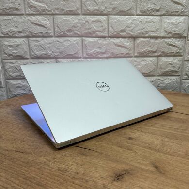 Игровой ноутбук Б-класс Dell XPS 15 9510 / 15.6" (3456x2160) OLED / Intel Core i7-11800H (8 (16) ядер по 4.6 GHz) / 16 GB DDR4 / 512 GB SSD / nVidia GeForce RTX 3050, 4 GB GDDR6, 128-bit / WebCam