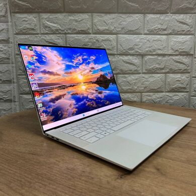 Игровой ноутбук Б-класс Dell XPS 15 9510 / 15.6" (3456x2160) OLED / Intel Core i7-11800H (8 (16) ядер по 4.6 GHz) / 16 GB DDR4 / 512 GB SSD / nVidia GeForce RTX 3050, 4 GB GDDR6, 128-bit / WebCam