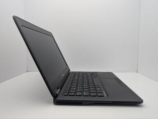 Нетбук Dell Latitude E7250 / 12.5" (1366x768) TN / Intel Core i7-5600U (2 (4) ядра по 2.6 - 3.2 GHz) / 8 GB DDR3 / 256 GB SSD / Intel HD Graphics 5500 / WebCam Нетбук Dell Latitude E7250 / 12.5" (1366x768) TN / Intel Core i7-5600U (2 (4) ядра по 2.6 - 3.2 GHz) / 8 GB DDR3 / 256 GB SSD / Intel HD Graphics 5500 / WebCam