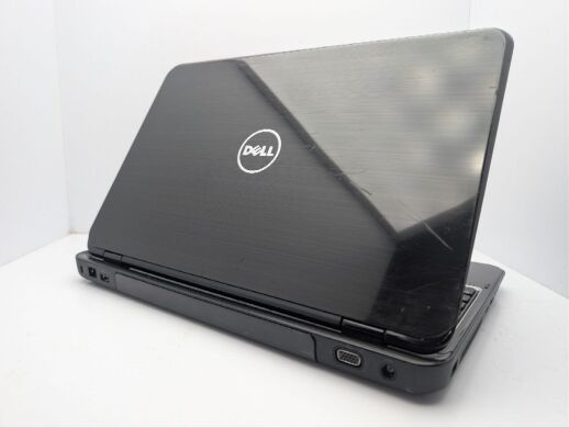 Ноутбук Dell Inspiron N5110 / 15.6" (1366x768) TN / Intel Core i5-2410M (2 (4) ядра по 2.3 - 2.9 GHz) / 6 GB DDR3 / 320 GB HDD / AMD Radeon HD 6470M, 512 MB GDDR3, 64-bit / WebCam / DVD-ROM