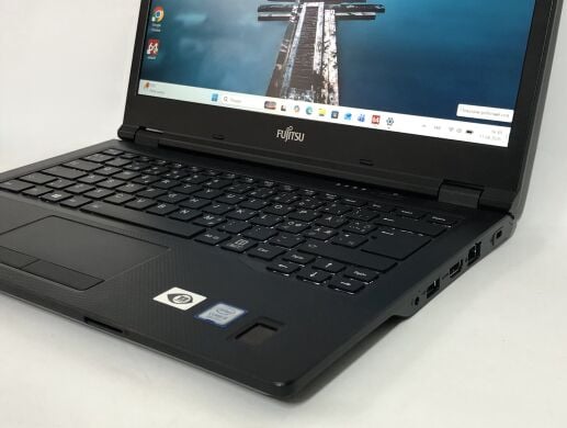 Ноутбук Fujitsu LifeBook E549 / 14" (1920x1080) IPS / Intel Core i5-8265U (4 (8) ядра по 1.6 - 3.9 GHz) / 8 GB DDR4 / 256 GB SSD / Intel UHD Graphics / WebCam / Win 11 Pro
