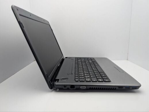 Ноутбук Medion Akoya E6234 / 15.6" (1366x768) TN / Intel Core i3-3110M (2 (4) ядра по 2.4 GHz) / 6 GB DDR3 / 750 GB HDD / Intel HD Graphics 4000 / WebCam / DVD-ROM / Без АКБ