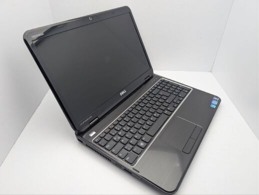 Ноутбук Dell Inspiron N5110 / 15.6" (1366x768) TN / Intel Core i5-2410M (2 (4) ядра по 2.3 - 2.9 GHz) / 6 GB DDR3 / 320 GB HDD / AMD Radeon HD 6470M, 512 MB GDDR3, 64-bit / WebCam / DVD-ROM