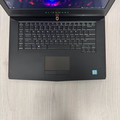 Ігровий ноутбук Б-клас Dell Alienware 15 R3 / 15.6" (1920x1080) IPS / Intel Core i5-6300HQ (4 ядра по 2.3 - 3.2 GHz) / 16 GB DDR4 / 256 GB SSD NVMe / nVidia GeForce GTX 1060, 6 GB GDDR5, 192-bit / WebCam