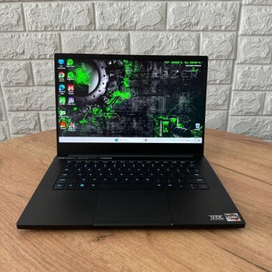 Ігровий ноутбук Razer Blade 14 RZ09-0427 / 14" (2560x1440) IPS / AMD Ryzen 9 6900HX (8 (16) ядер по 3.3 - 4.9 GHz) / 16 GB DDR4 / 1000 GB SSD / nVidia GeForce RTX 3070, 8 GB GDDR6, 256-bit / WebCam