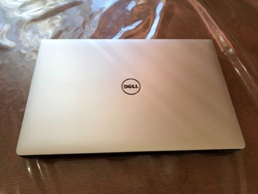 Мобильная рабочая станция Dell Precision 5510 / 15.6" (1920x1080) IPS / Intel Xeon E3-1505M v5 (4 (8) ядра по 2.8 - 3.7 GHz) / 16 GB DDR4 / 256 GB SSD / nVidia Quadro M1000M, 2 GB GDDR5, 128-bit / WebCam Мобильная рабочая станция Dell Precision 5510 / 15.6" (1920x1080) IPS / Intel Xeon E3-1505M v5 (4 (8) ядра по 2.8 - 3.7 GHz) / 16 GB DDR4 / 256 GB SSD / nVidia Quadro M1000M, 2 GB GDDR5, 128-bit / WebCam