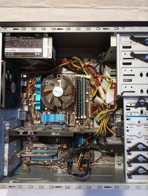 ПК Cooler Master Tower / AMD Phenom II X4 955 BE (4 ядра по 3.2 GHz) / 12 GB DDR3 / 240 GB SSD + 1500 GB HDD / nVidia GeForce GTX 260, 896 MB GDDR3, 448-bit / DVD-RW / WiFi / 460W