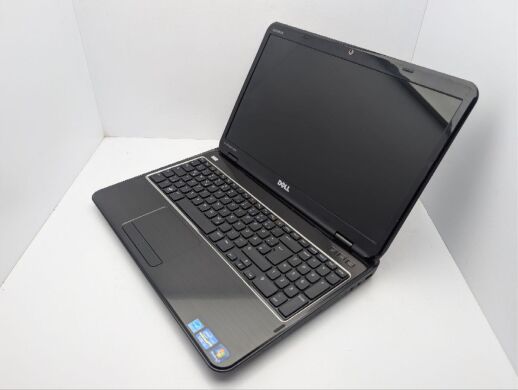 Ноутбук Dell Inspiron N5110 / 15.6" (1366x768) TN / Intel Core i5-2410M (2 (4) ядра по 2.3 - 2.9 GHz) / 6 GB DDR3 / 320 GB HDD / AMD Radeon HD 6470M, 512 MB GDDR3, 64-bit / WebCam / DVD-ROM