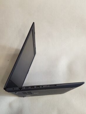 Ноутбук Lenovo IdeaPad 330-17IKB / 17.3" (1600x900) TN / Intel Core i5-8250U (4 (8) ядра по 1.6 - 3.4 GHz) / 8 GB DDR4 / 256 GB SSD / Intel UHD Graphics 620 / WebCam / DVD-ROM
